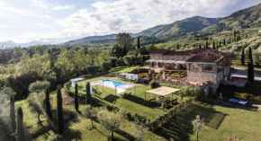 Accogliente alloggio con vista e piscina, Lucca